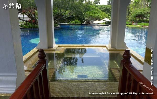 Dhara Dhevi Hotel pool.jpg