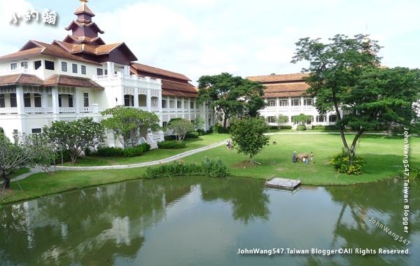 Dhara Dhevi Akaligo Breakfast Buffet1.jpg