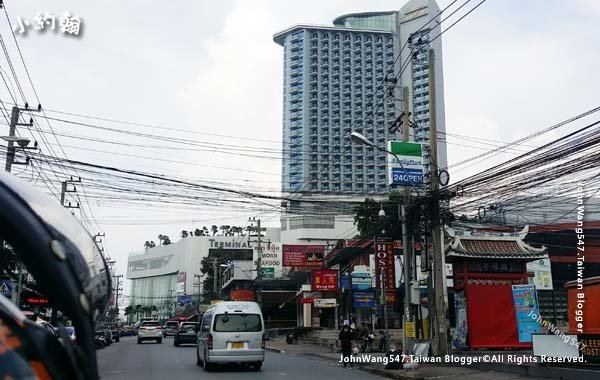 Suvarnabhumi airport bus to Pattaya7.jpg