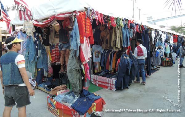 The Camp Vintage Flea Market Jatujak14.jpg