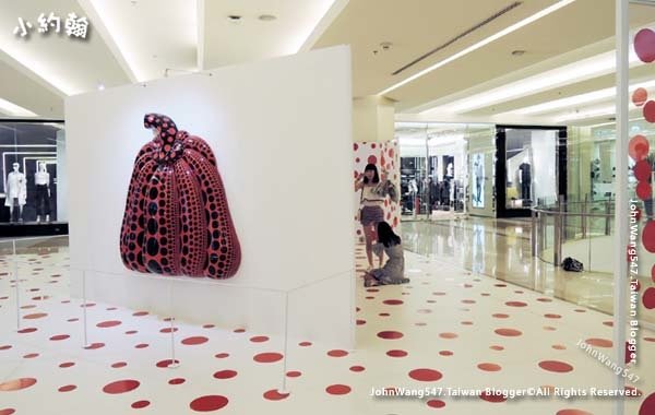 Bangkok Art Biennale Yayoi Kusama Siam Paragon4.jpg