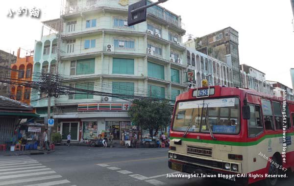 7-11 on Krung Kasem Road.jpg