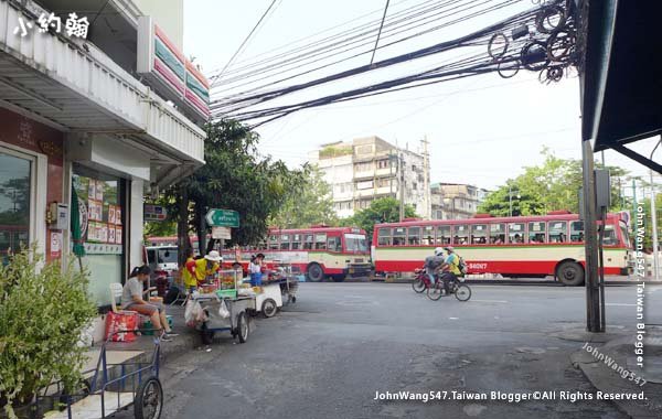 7-11 on Krung Kasem Road2.jpg