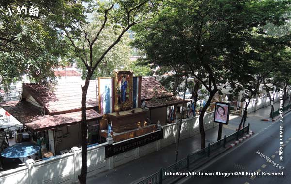 Wat Pathum Wanaram Siam Bangkok2.jpg