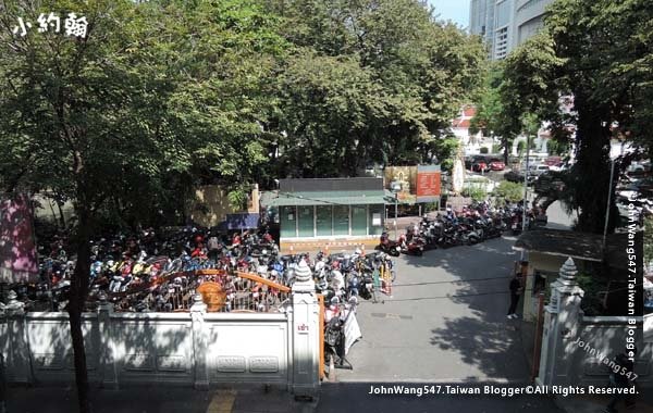 Wat Pathum Wanaram Siam Bangkok3.jpg