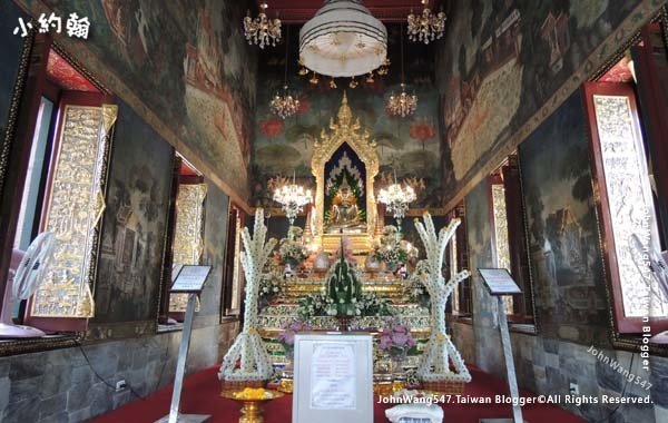 Wat Pathum Wanaram Bangkok7.jpg