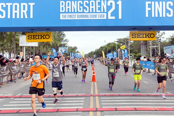 Bangsaen 21 Road running3.jpg