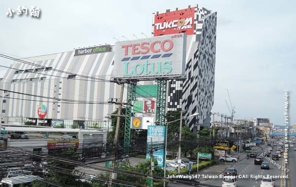 TUKCOM iT mall Chonburi.jpg