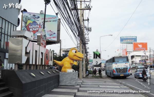 Sriracha Tour Chonburi Bus to Bangkok2.jpg