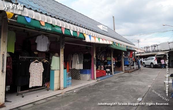 Chatuchak JJ Night Market Chon Buri8.jpg