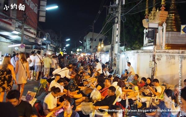 Chiang Mai Sunday walking street massage.jpg