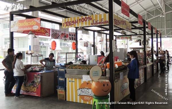 Kad Welcome Food court Kad Farang Village4.jpg