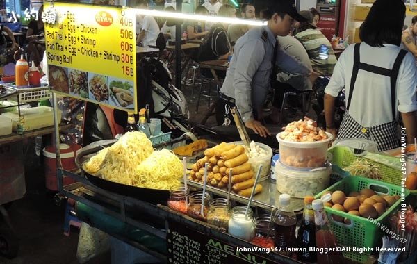 Khaosan Road Night Market Pad Thai3.jpg