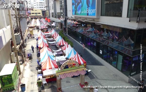 Siam Square flash market.jpg