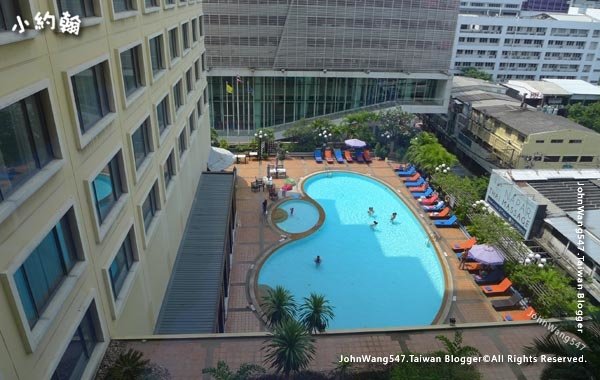 Novotel Bangkok On Siam Square Hotel Pool