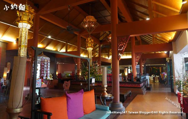 Siripanna Villa Resort Chiang Mai lobby.jpg