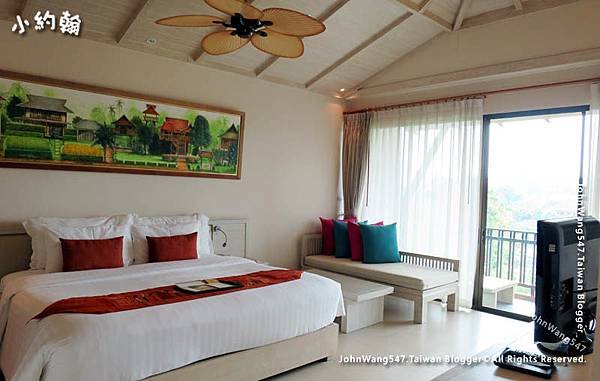 Siripanna Villa Resort Chiang Mai Deluxe Gallery room.jpg
