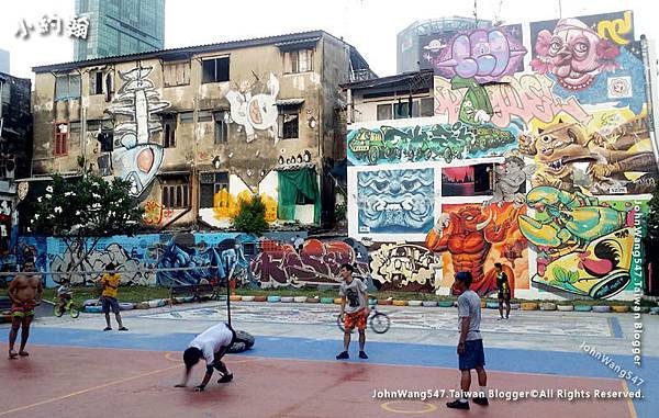 Chaloem La Park Bangkok Graffiti.jpg