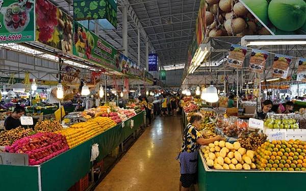 World Market Bangkok Fruits.jpg