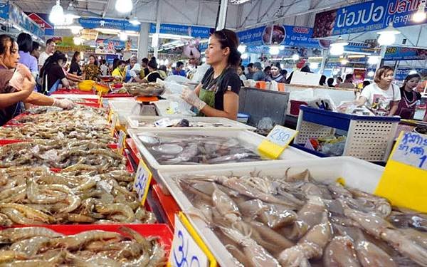 World Market Bangkok Fish.jpg