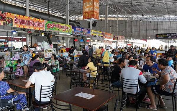 World Market Bangkok Food court1.jpg