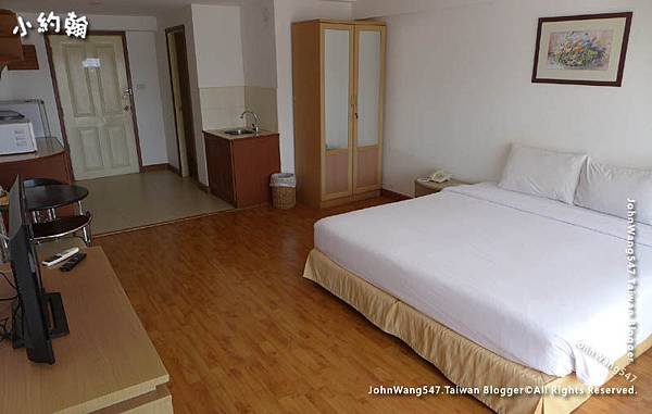 Pxpress Hotel room.jpg