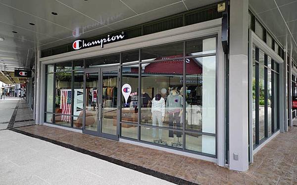 Central Village Outlet-champion.jpg