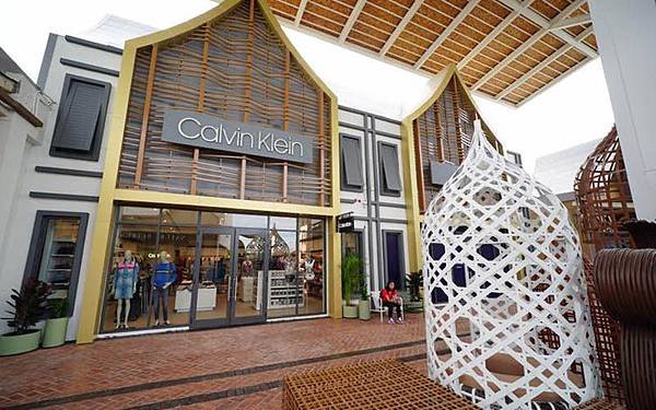 Central Village Outlet-Calvin Klein.jpg
