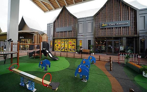 Central Village Outlet Wooden Village.jpg
