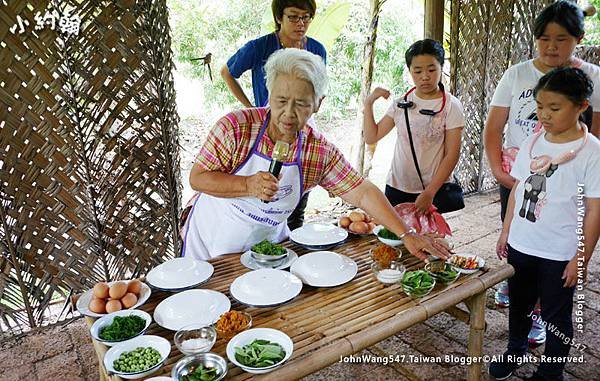 Amphawa Chaipattananurak Thai Cooking class.jpg