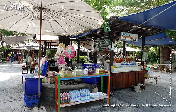 Amphawa Chaipattananurak market.jpg