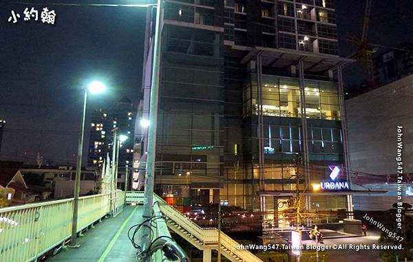 Urbana Sathorn Bangkok Hotel Night.jpg