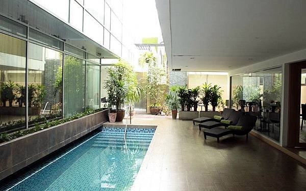 Nantra Retreat and Spa Hotel pool2.jpg