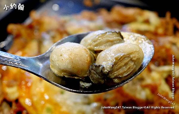 Hoi Tod Chaw Lae-Oyster fried egg.jpg