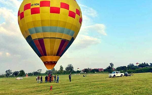 Chiangmai Hot Air Balloon Ride by Tethering1.jpg
