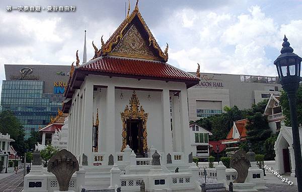 第一次泰自遊。曼谷自由行Wat Pathum Wanaram.jpg