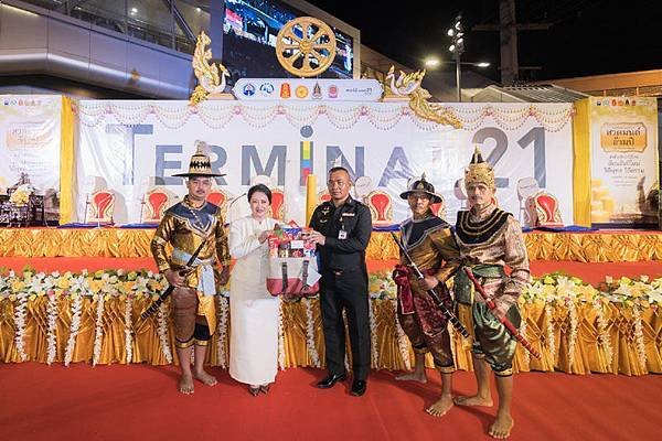 Terminal21 Korat buddhism new year countdown4.jpg