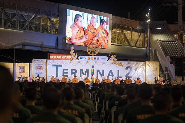 Terminal21 Korat buddhism new year countdown3.jpg