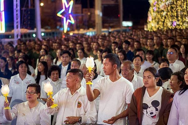 Terminal21 Korat buddhism new year countdown8.jpg