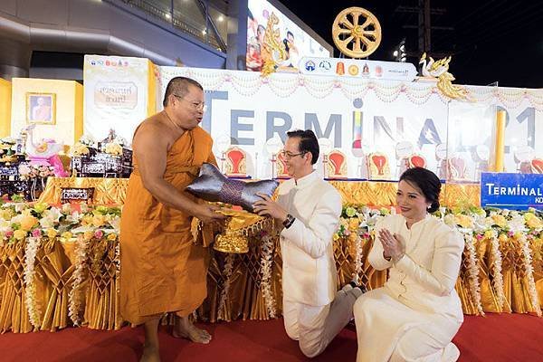 Terminal21 Korat buddhism new year countdown9.jpg