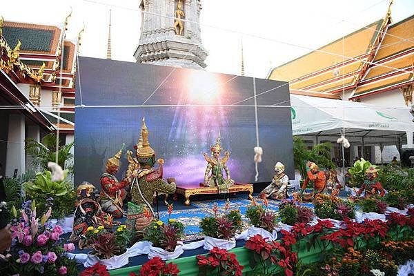 Wat Pho buddhism new year countdown3.jpg