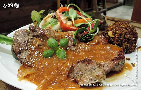 Ohkajhu Organic restaurant Steak.jpg