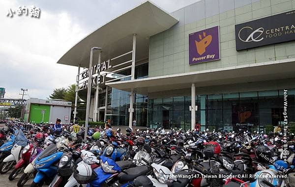 Central Festival Phuket parking lot.jpg