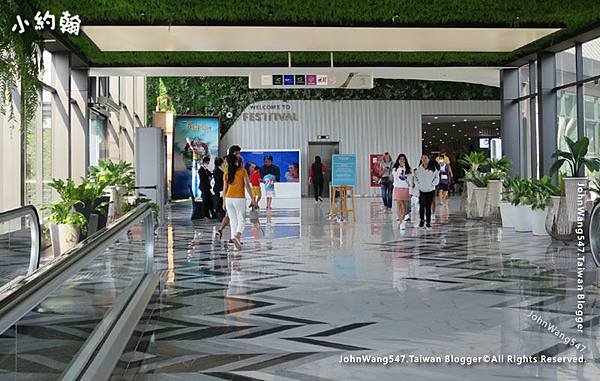 Central Festival Phuket skywalk.jpg