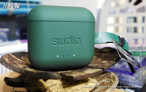 Sudio Ett真無線藍牙耳機開充電盒.jpg