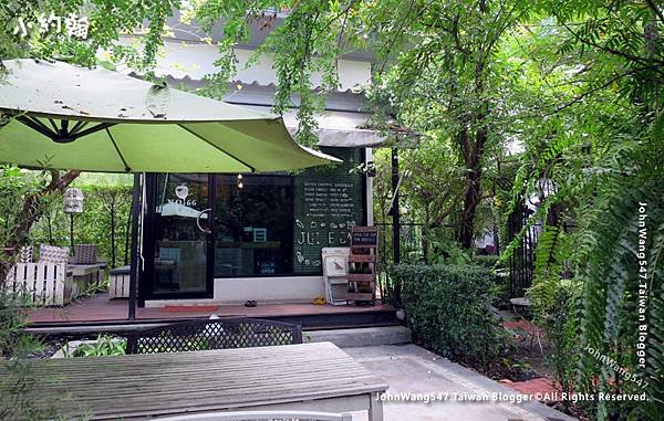 The 66 Cottage Cafe Bangkok10.jpg