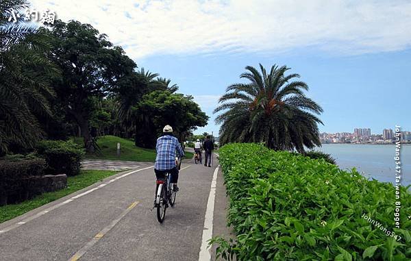 八里老街-龍米河濱公園3.jpg