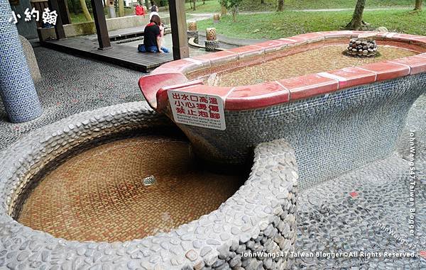 宜蘭礁溪溫泉公園泡腳池9.jpg