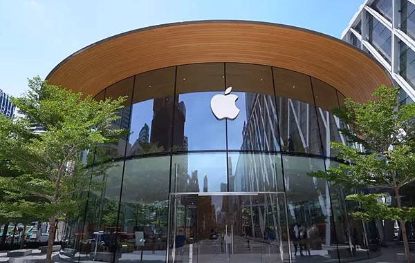 Apple store in  Central World Bangkok1.jpg