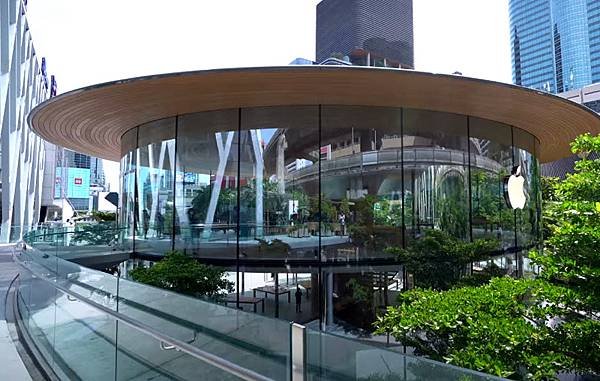 Apple store in  Central World Bangkok5.jpg